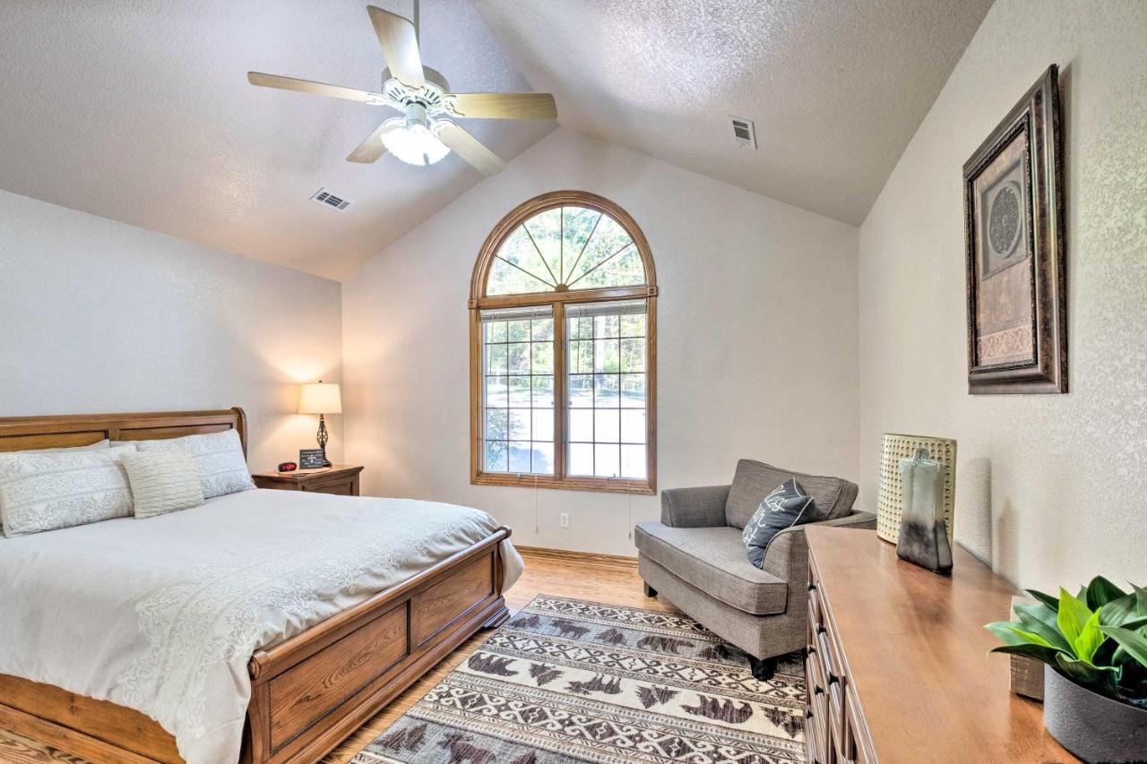 Beautiful Ozark Oasis With Deck Walk To Beaver Lake โรเจอร์ส ภายนอก รูปภาพ